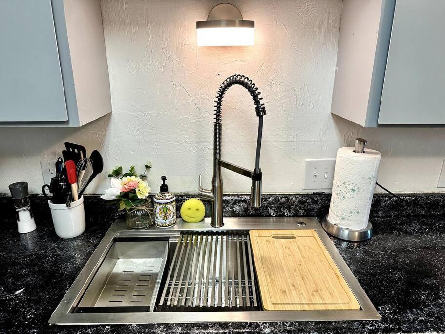 Comfortable 2Br Apt Central Fairbanks Exteriör bild