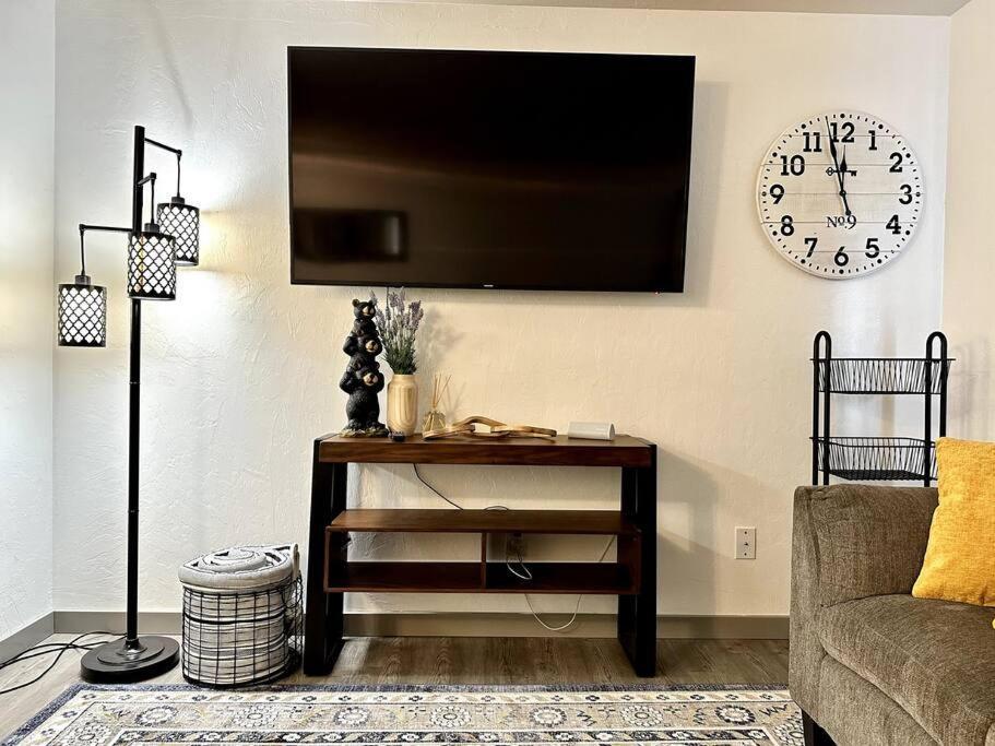 Comfortable 2Br Apt Central Fairbanks Exteriör bild