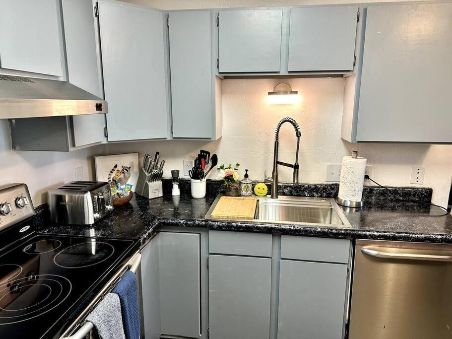 Comfortable 2Br Apt Central Fairbanks Exteriör bild