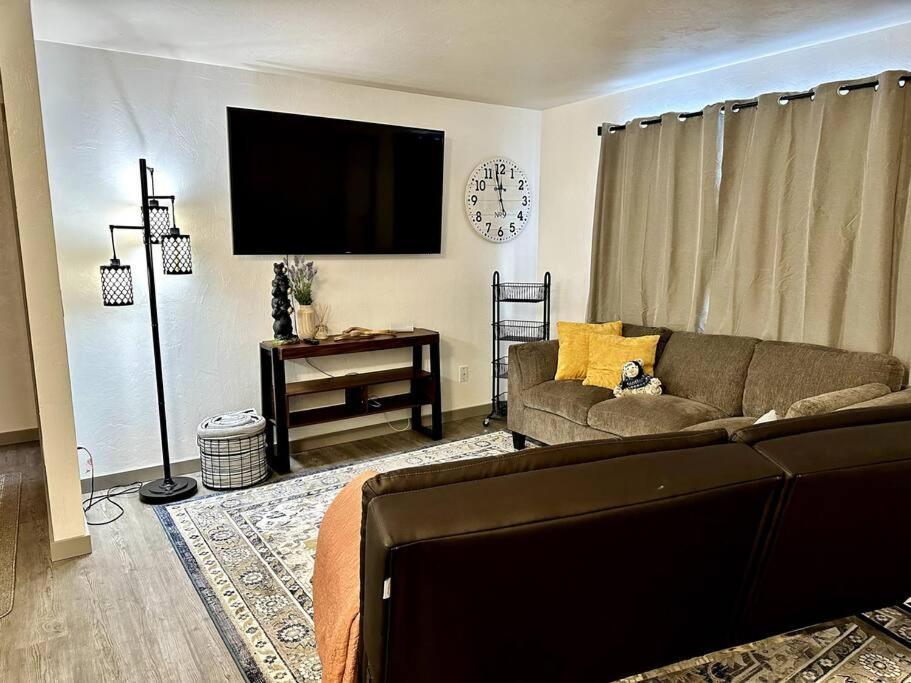 Comfortable 2Br Apt Central Fairbanks Exteriör bild