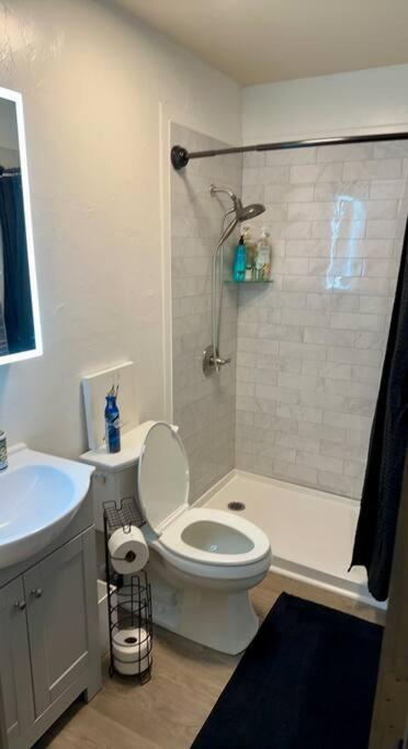 Comfortable 2Br Apt Central Fairbanks Exteriör bild